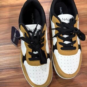 Nautica White, Mustard & Black Casual Low-Top Sneakers